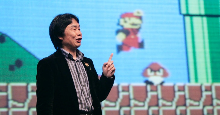 Miyamoto discutindo Super Mario Bros. na GDC em 2007. Crédito da foto AP 达志影